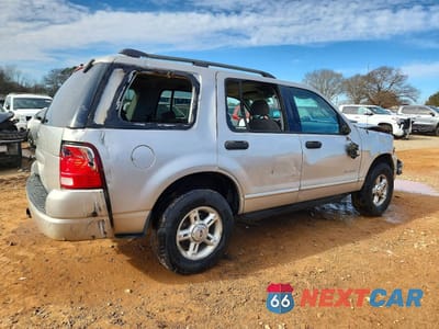 Trzecie zdjęcie samochodu z tyłu: 2004 FORD EXPLORER XLT VIN:1FMZU63K44UC18061 - miniatura