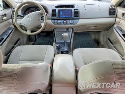 Zdjęcie 8 z 12 samochodu: 2005 TOYOTA CAMRY LE VIN:4T1BE32K95U047341 - miniatura