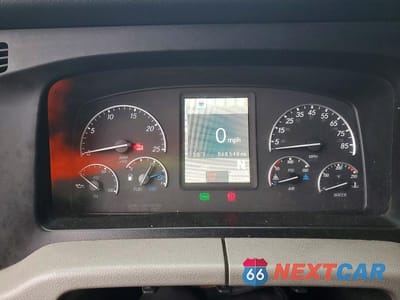 Zdjęcie 8 z 13 samochodu: 2018 FREIGHTLINER CASCADIA 126 SEMI TRUCK VIN:3AKJHHDR8JSJJ1333 - miniatura