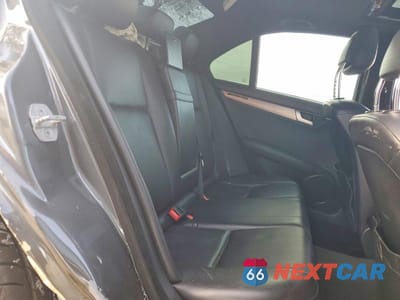 Zdjęcie 10 z 11 samochodu: 2013 MERCEDES-BENZ C 250 VIN:WDDGF4HB7DR257450 - miniatura