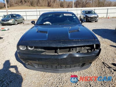 Piąte zdjęcie samochodu w środku: 2018 DODGE CHALLENGER SXT VIN:2C3CDZAG0JH333883 - miniatura