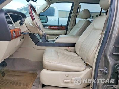 Zdjęcie 7 z 12 samochodu: 2003 LINCOLN NAVIGATOR VIN:5LMFU27R53LJ43620 - miniatura