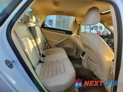 Zdjęcie 10 z 12 samochodu: 2015 VOLKSWAGEN PASSAT SE VIN:1VWBT7A35FC049474 - miniatura