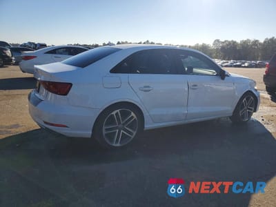 Trzecie zdjęcie samochodu z tyłu: 2018 AUDI A3 PREMIUM VIN:WAUAUGFF3J1042796 - miniatura