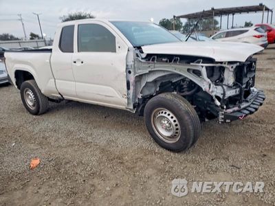 Czwarte zdjęcie samochodu z boku: 2025 TOYOTA TACOMA XTRACAB VIN:3TYJDAHN3ST030614 - miniatura