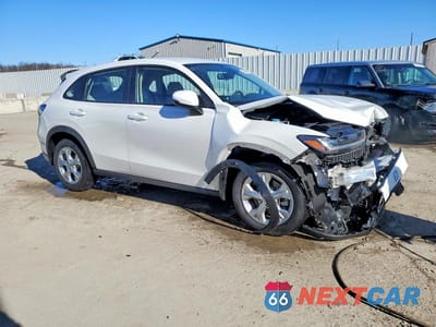 Czwarte zdjęcie samochodu z boku: 2025 HONDA HR-V LX VIN:3CZRZ1H3XSM747682 - miniatura