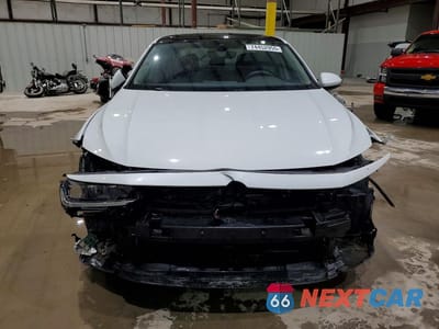 Piąte zdjęcie samochodu w środku: 2025 VOLKSWAGEN JETTA SE VIN:3VW7X7BUXSM045866 - miniatura