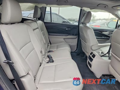 Zdjęcie 11 z 14 samochodu: 2017 HONDA PILOT TOURING VIN:5FNYF6H93HB100663 - miniatura