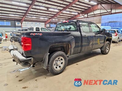 Trzecie zdjęcie samochodu z tyłu: 2017 CHEVROLET SILVERADO K1500 VIN:1GCVKNEH4HZ301728 - miniatura