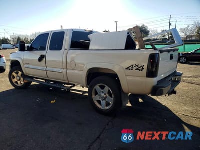 Drugie zdjęcie samochodu z przodu: 2004 GMC SIERRA VIN:1GTHK29U74E215916 - miniatura