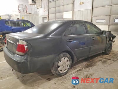Trzecie zdjęcie samochodu z tyłu: 2005 TOYOTA CAMRY LE VIN:4T1BE32K55U047823 - miniatura