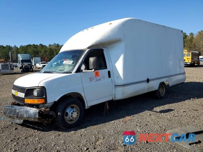 2004 CHEVROLET EXPRESS DELIVERY TRUCK 1GBJG31U641141033 - główne zdjęcie licytacji z USA - miniatura