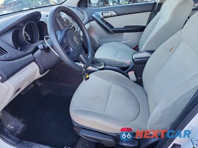 Zdjęcie 7 z 12 samochodu: 2013 KIA FORTE EX VIN:KNAFU4A24D5702236 - miniatura