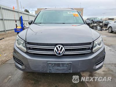 Piąte zdjęcie samochodu w środku: 2015 VOLKSWAGEN TIGUAN S VIN:WVGBV7AX1FW517260 - miniatura