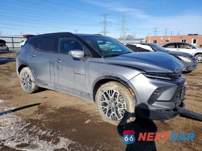 Czwarte zdjęcie samochodu z boku: 2025 CHEVROLET BLAZER RS VIN:3GNKBKRS9SS157709 - miniatura