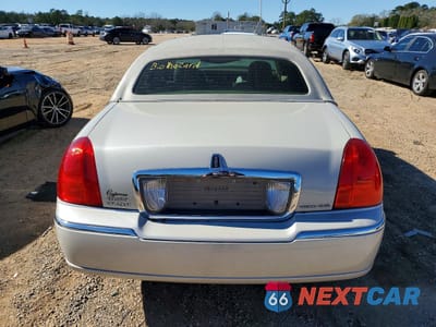 Zdjęcie 6 z 12 samochodu: 2007 LINCOLN TOWN CAR SIGNATURE VIN:1LNHM81V97Y601978 - miniatura