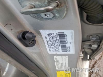 Zdjęcie 12 z 13 samochodu: 2003 TOYOTA CAMRY LE VIN:4T1BE30K13U727878 - miniatura