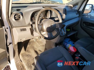 Zdjęcie 8 z 13 samochodu: 2015 NISSAN NV200 VIN:3N6CM0KN8FK731705 - miniatura