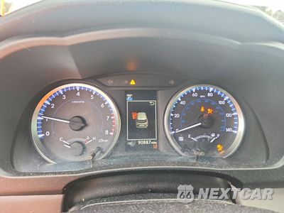 Zdjęcie 9 z 14 samochodu: 2017 TOYOTA HIGHLANDER LE VIN:5TDZZRFH5HS211346 - miniatura