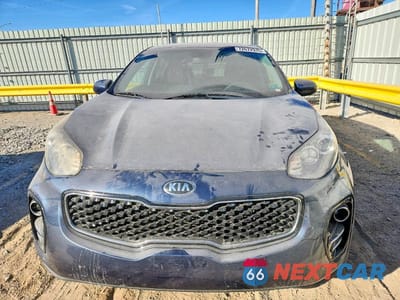Piąte zdjęcie samochodu w środku: 2018 KIA SPORTAGE LX VIN:KNDPMCAC8J7450873 - miniatura
