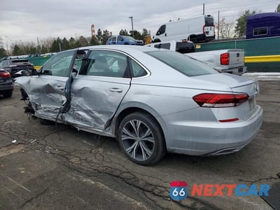Drugie zdjęcie samochodu z przodu: 2021 VOLKSWAGEN PASSAT SE VIN:1VWSA7A33MC009042 - miniatura