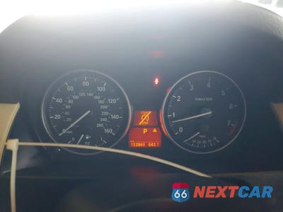 Zdjęcie 9 z 12 samochodu: 2013 BMW X1 XDRIVE28I VIN:WBAVL1C52DVR85143 - miniatura