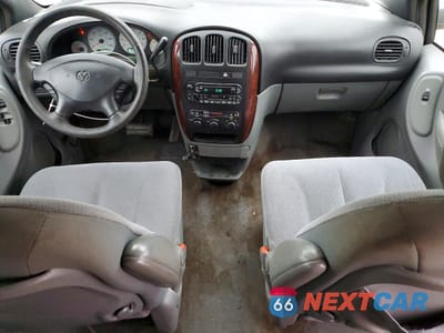 Zdjęcie 8 z 14 samochodu: 2004 DODGE GRAND CARAVAN SXT VIN:2D4GP44L34R602377 - miniatura