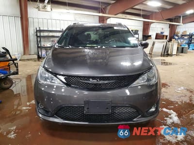 Piąte zdjęcie samochodu w środku: 2018 CHRYSLER PACIFICA TOURING L VIN:2C4RC1BG3JR322315 - miniatura