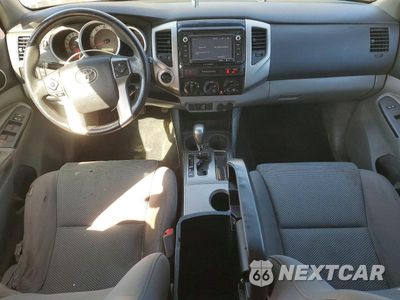 Zdjęcie 8 z 11 samochodu: 2015 TOYOTA TACOMA DOUBLE CAB VIN:3TMLU4EN7FM196537 - miniatura