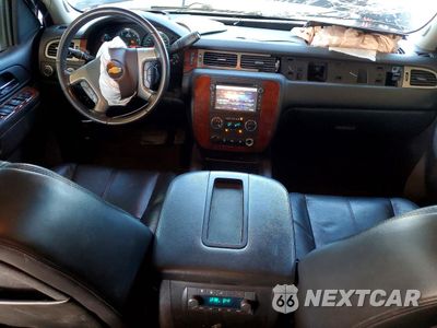 Zdjęcie 8 z 12 samochodu: 2011 CHEVROLET SUBURBAN K2500 LT VIN:1GNWKMEG8BR376579 - miniatura