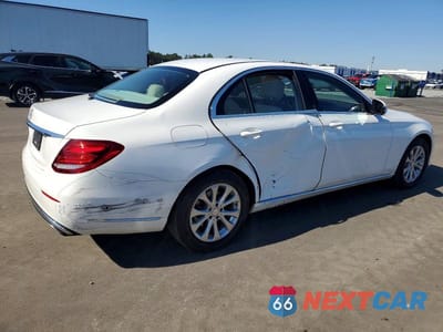 Trzecie zdjęcie samochodu z tyłu: 2017 MERCEDES-BENZ E 300 VIN:WDDZF4JB5HA096071 - miniatura