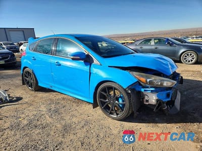 Czwarte zdjęcie samochodu z boku: 2016 FORD FOCUS RS VIN:WF0DP3TH7G4117526 - miniatura