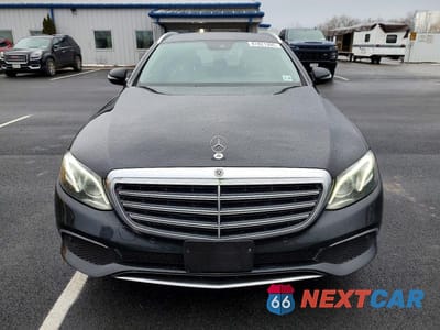 Piąte zdjęcie samochodu w środku: 2018 MERCEDES-BENZ E 400 4MATIC VIN:WDDZH6GB3JA412604 - miniatura