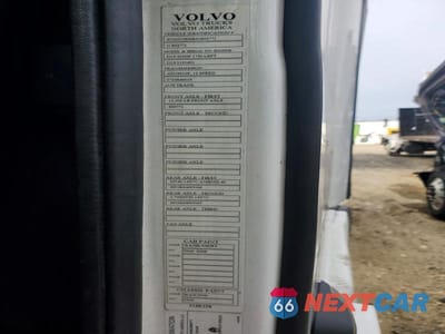 Zdjęcie 10 z 10 samochodu: 2018 VOLVO VNL SEMI TRUCK VIN:4V4NC9EH8JN893771 - miniatura