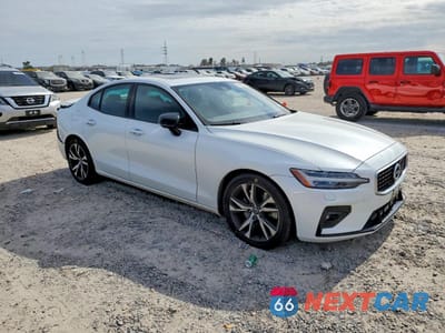 Czwarte zdjęcie samochodu z boku: 2019 VOLVO S60 T6 R-DESIGN VIN:7JRA22TM3KG014740 - miniatura