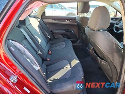 Zdjęcie 10 z 13 samochodu: 2024 KIA K5 LXS VIN:5XXG14J29RG257155 - miniatura