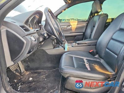 Zdjęcie 7 z 11 samochodu: 2011 MERCEDES-BENZ C 300 4MATIC VIN:WDDGF8BB9BA528939 - miniatura