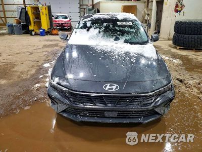 Piąte zdjęcie samochodu w środku: 2024 HYUNDAI ELANTRA SEL VIN:KMHLS4DG3RU816093 - miniatura