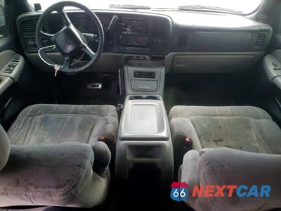 Zdjęcie 8 z 13 samochodu: 2001 CHEVROLET SUBURBAN C1500 VIN:3GNEC16T51G126914 - miniatura