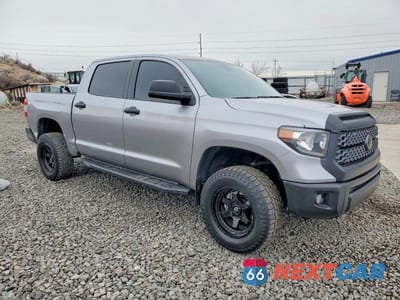 Czwarte zdjęcie samochodu z boku: 2021 TOYOTA TUNDRA CREWMAX SR5 VIN:5TFDY5F1XMX040123 - miniatura