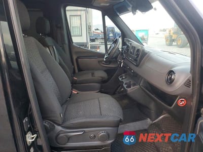 Piąte zdjęcie samochodu w środku: 2019 MERCEDES-BENZ SPRINTER 2500/3500 VIN:WDZPF1CD7KT000712 - miniatura