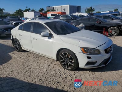 Czwarte zdjęcie samochodu z boku: 2017 VOLVO S60 DYNAMIC VIN:YV140MTL6H2439096 - miniatura