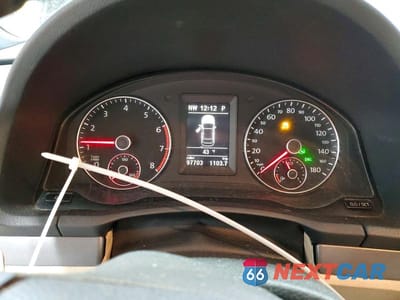 Zdjęcie 9 z 12 samochodu: 2011 VOLKSWAGEN EOS KOMFORT VIN:WVWBW7AH3BV002898 - miniatura