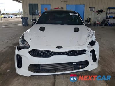 Piąte zdjęcie samochodu w środku: 2021 KIA STINGER VIN:KNAE15LA0M6097222 - miniatura