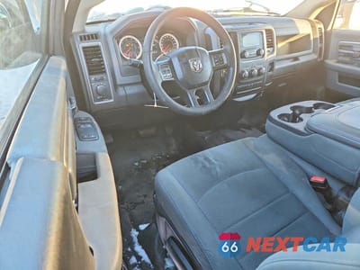 Zdjęcie 8 z 12 samochodu: 2017 RAM 1500 ST VIN:3C6JR6DTXHG706795 - miniatura