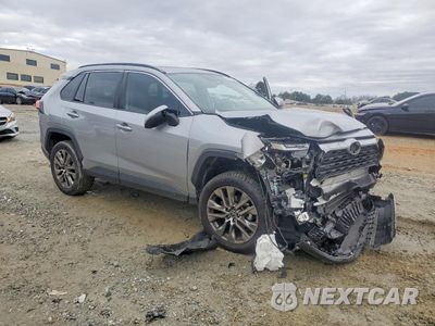 Czwarte zdjęcie samochodu z boku: 2024 TOYOTA RAV4 XLE PREMIUM VIN:JTMC1RFV7RJ027091 - miniatura
