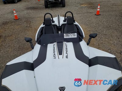 Piąte zdjęcie samochodu w środku: 2021 POLARIS SLINGSHOT S VIN:57XAASHD5M8146803 - miniatura