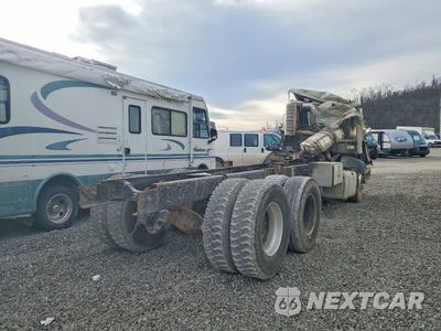 Czwarte zdjęcie samochodu z boku: 2018 MACK MRU613 TRUCK CAB AND CHASSIS VIN:1M2AV04C1JM019298 - miniatura