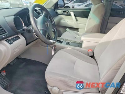 Zdjęcie 7 z 13 samochodu: 2012 TOYOTA HIGHLANDER BASE VIN:5TDBK3EH6CS161537 - miniatura