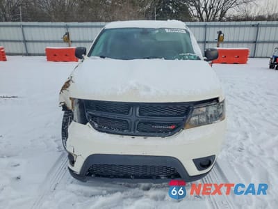 Piąte zdjęcie samochodu w środku: 2018 DODGE JOURNEY SE VIN:3C4PDCAB4JT446841 - miniatura